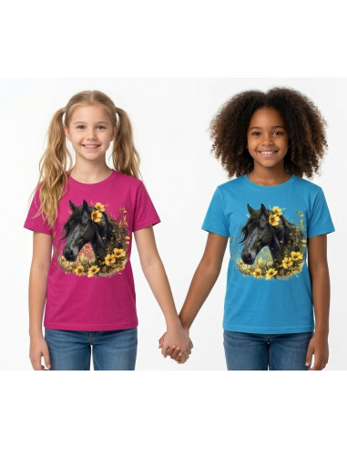 Deux filles avec t-shirt cheval fleurs